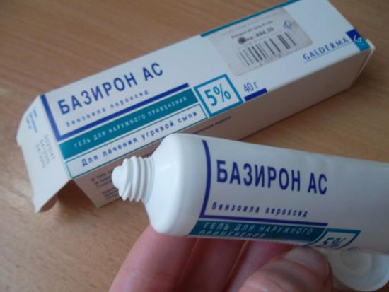 Недорогие аптечные средства от прыщей на коже лица