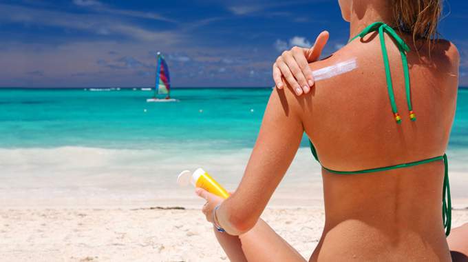 Причины возникновения красных пятен на лице