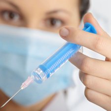 Врач Врач и шприц